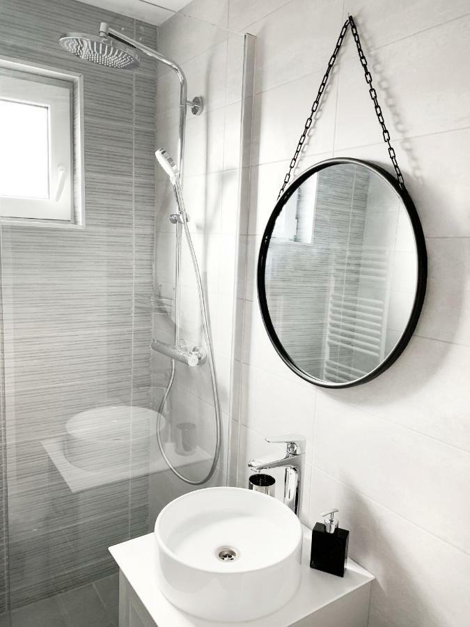 Mhc Quiet Deluxe Suite Near Downtown - Free Parking Brasov Luaran gambar